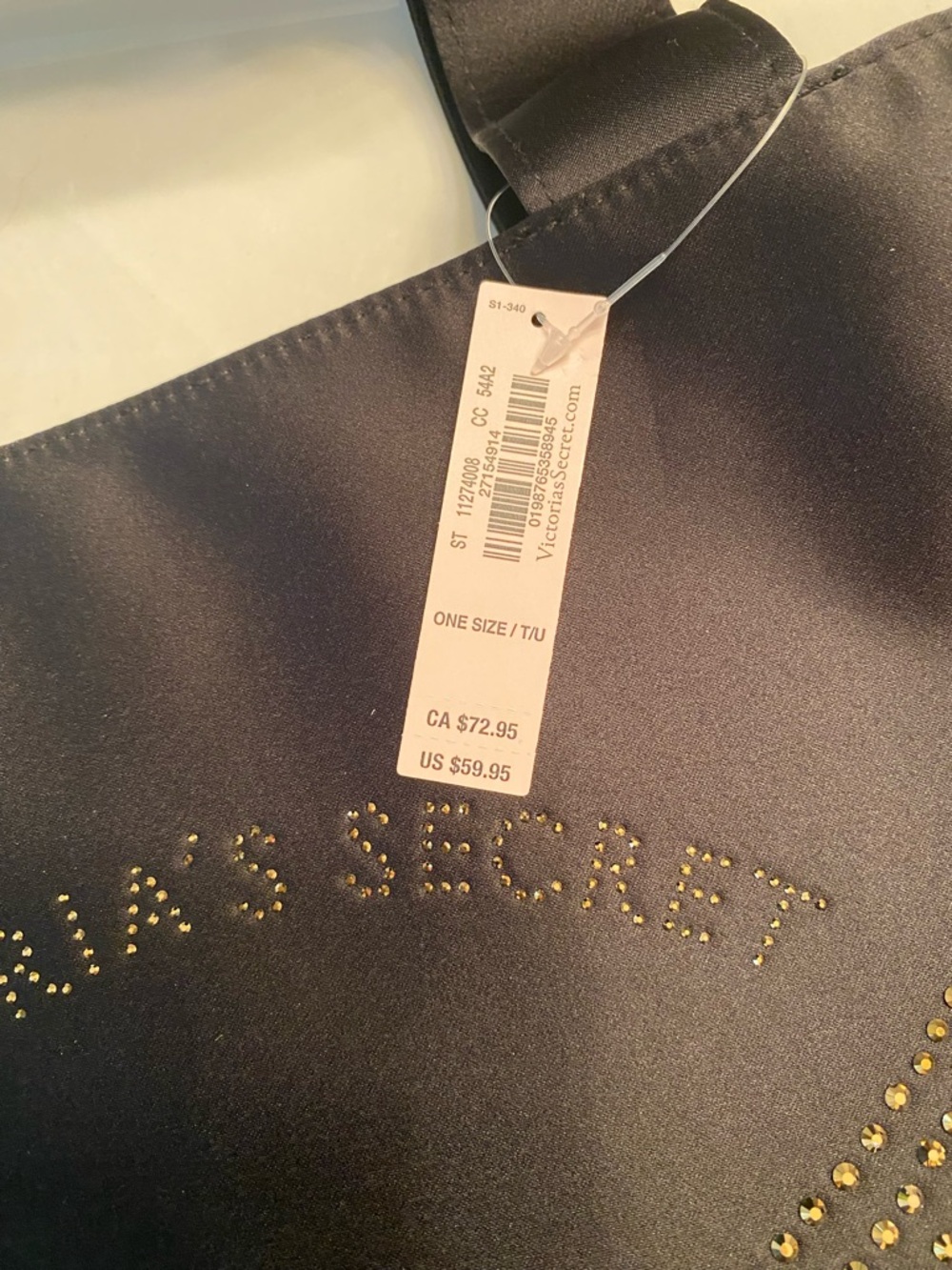 Victoria's Secret Fashion Show Tote with lotion - Picture 5 of 8